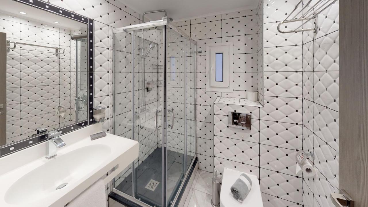 Luxury Living And Apartament